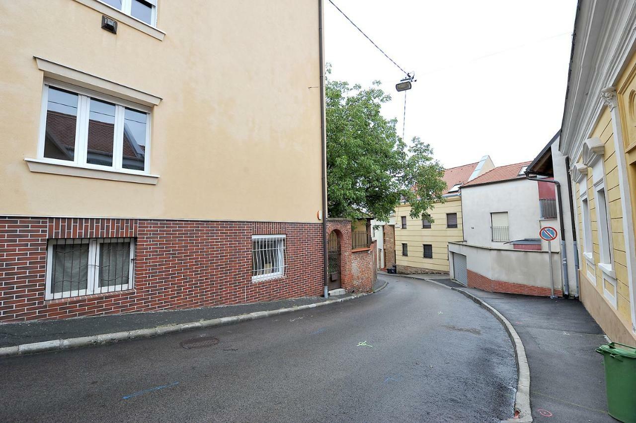 Pure Apartman Pécs Exterior foto